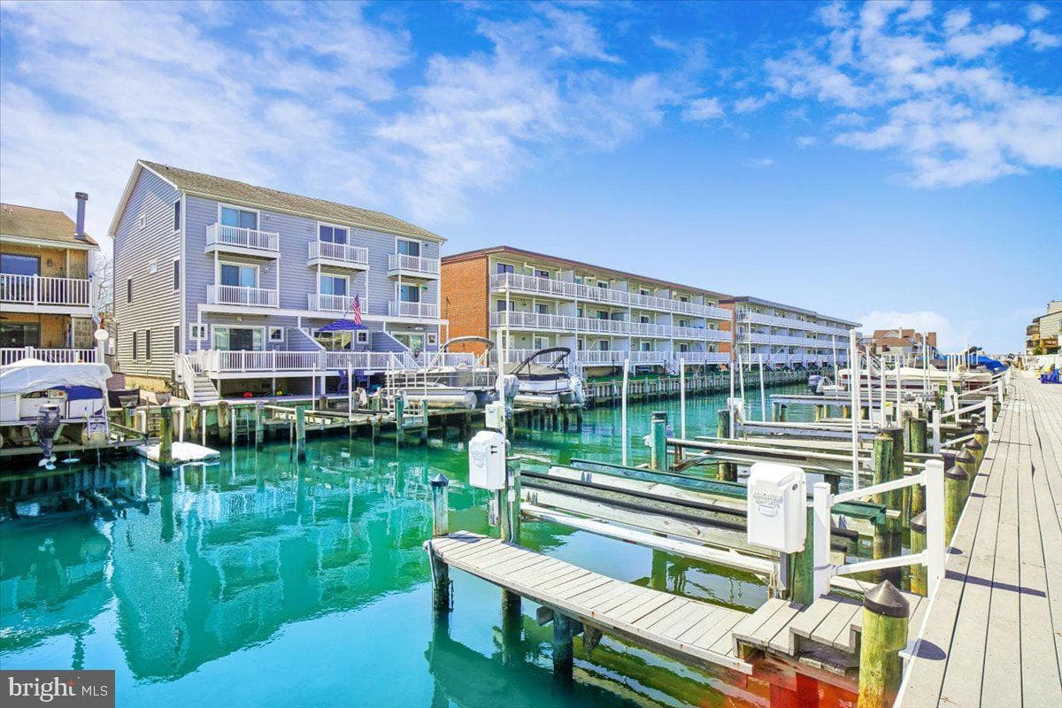 712 Mooring Road