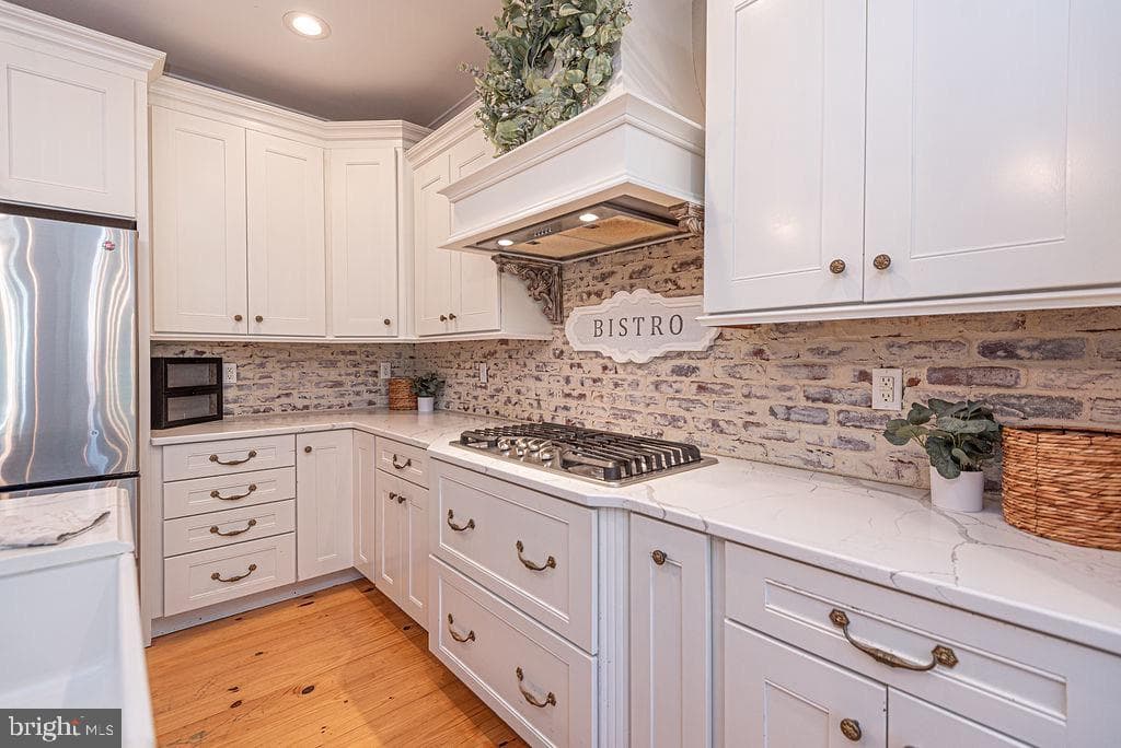 1613 Mercers Way photo 10