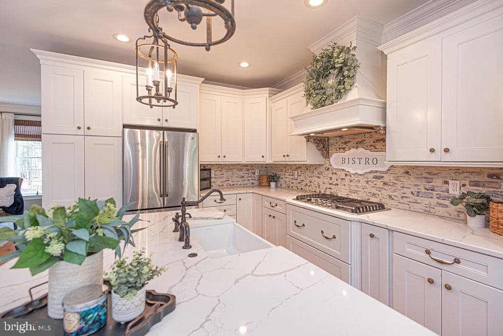 1613 Mercers Way photo 14