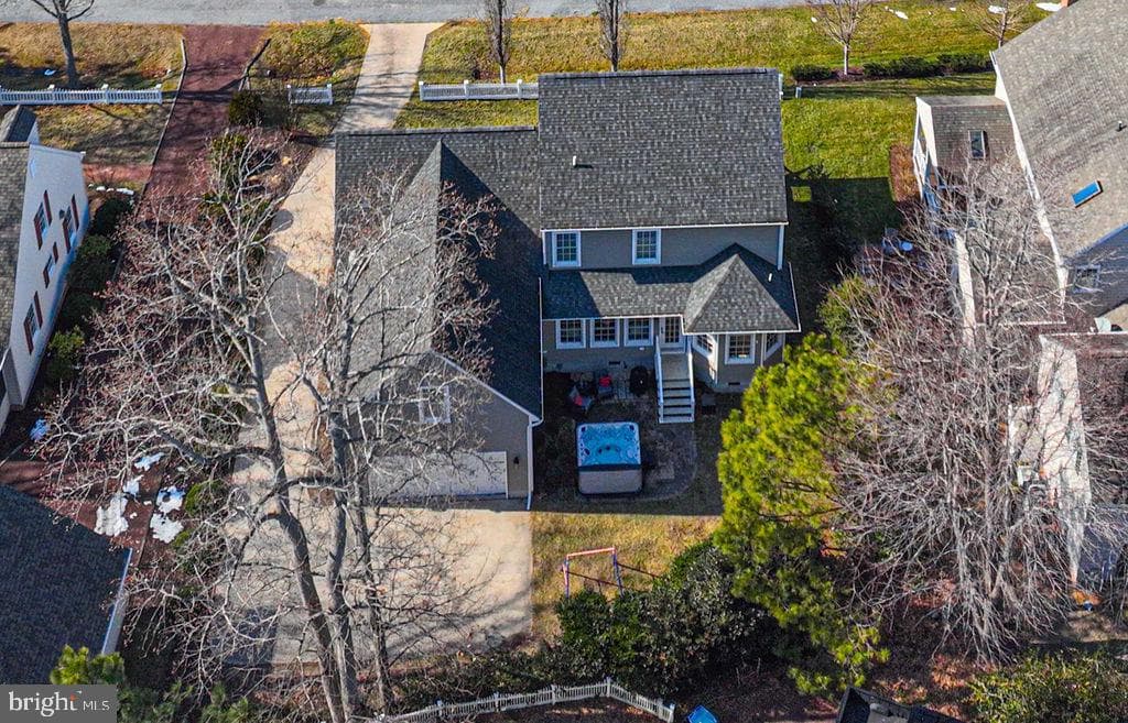 1613 Mercers Way photo 3