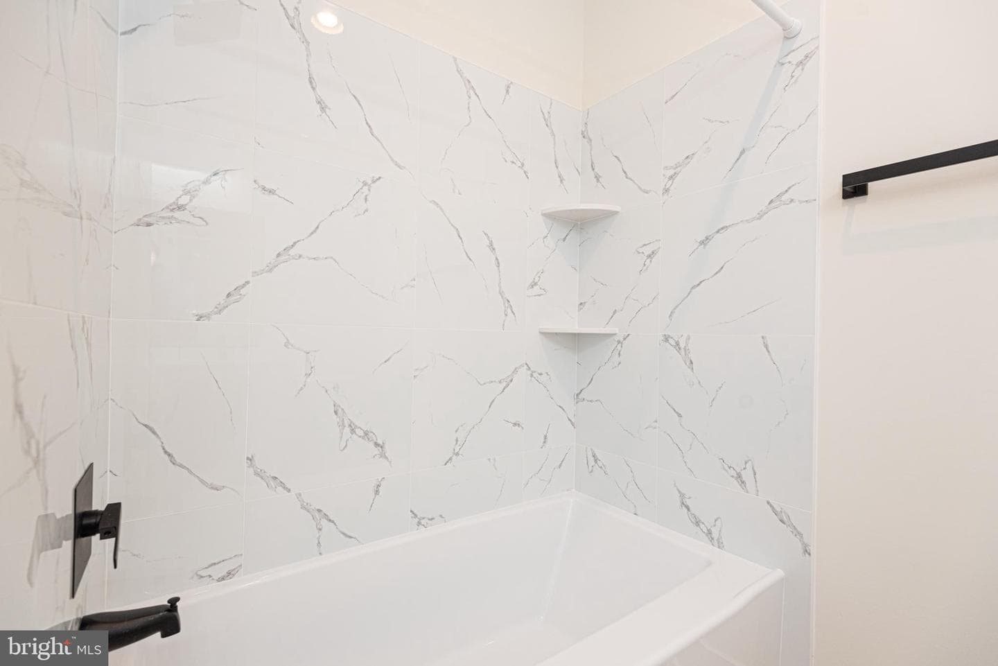 83 King Richard Road photo 35