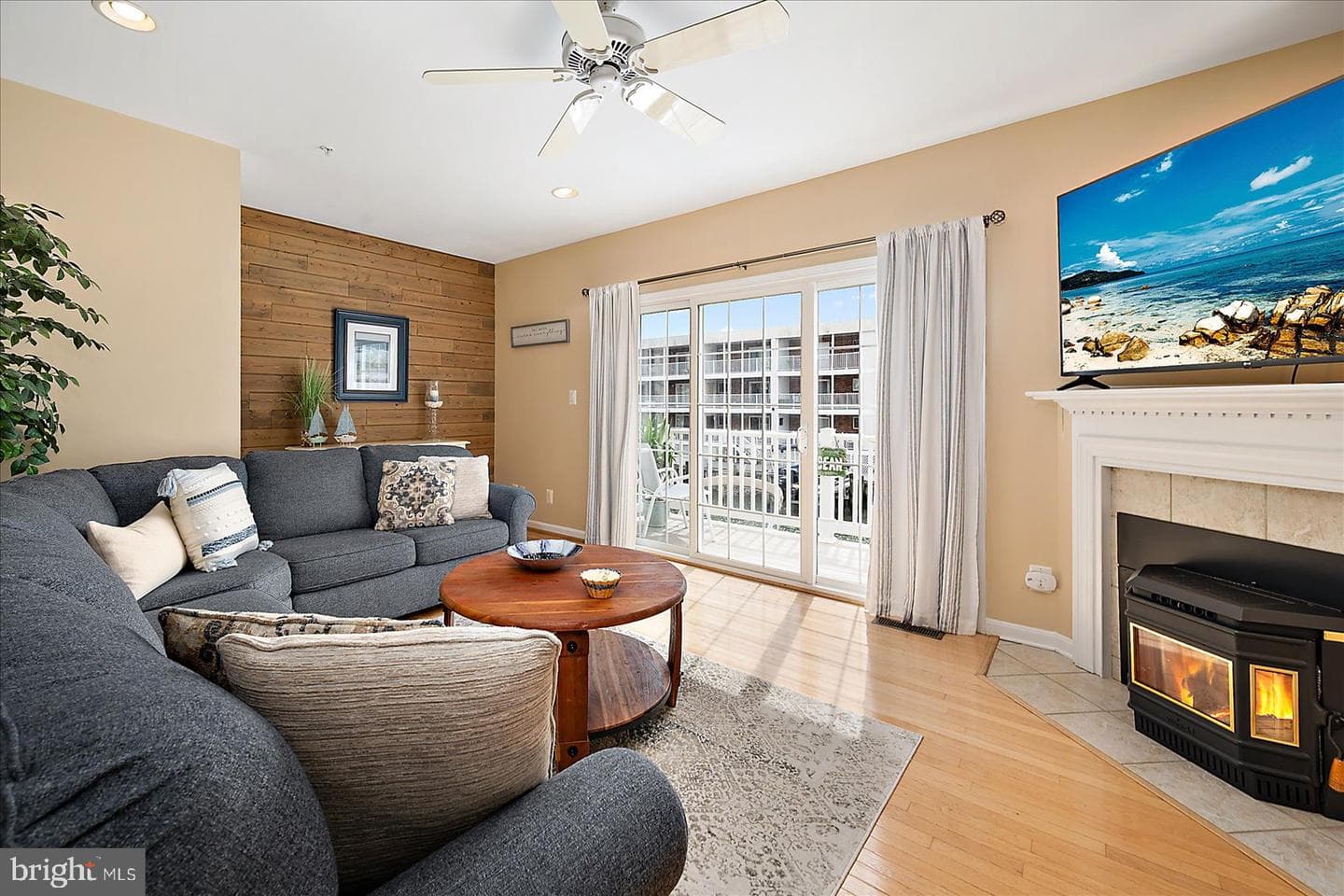617 Salt Spray Road #d photo 4