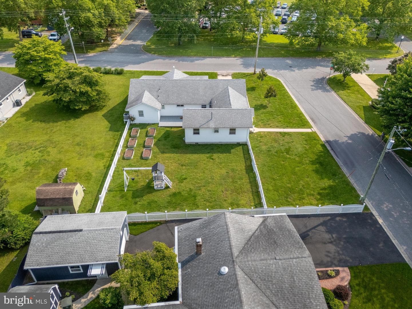 201 Buckingham Road photo 103