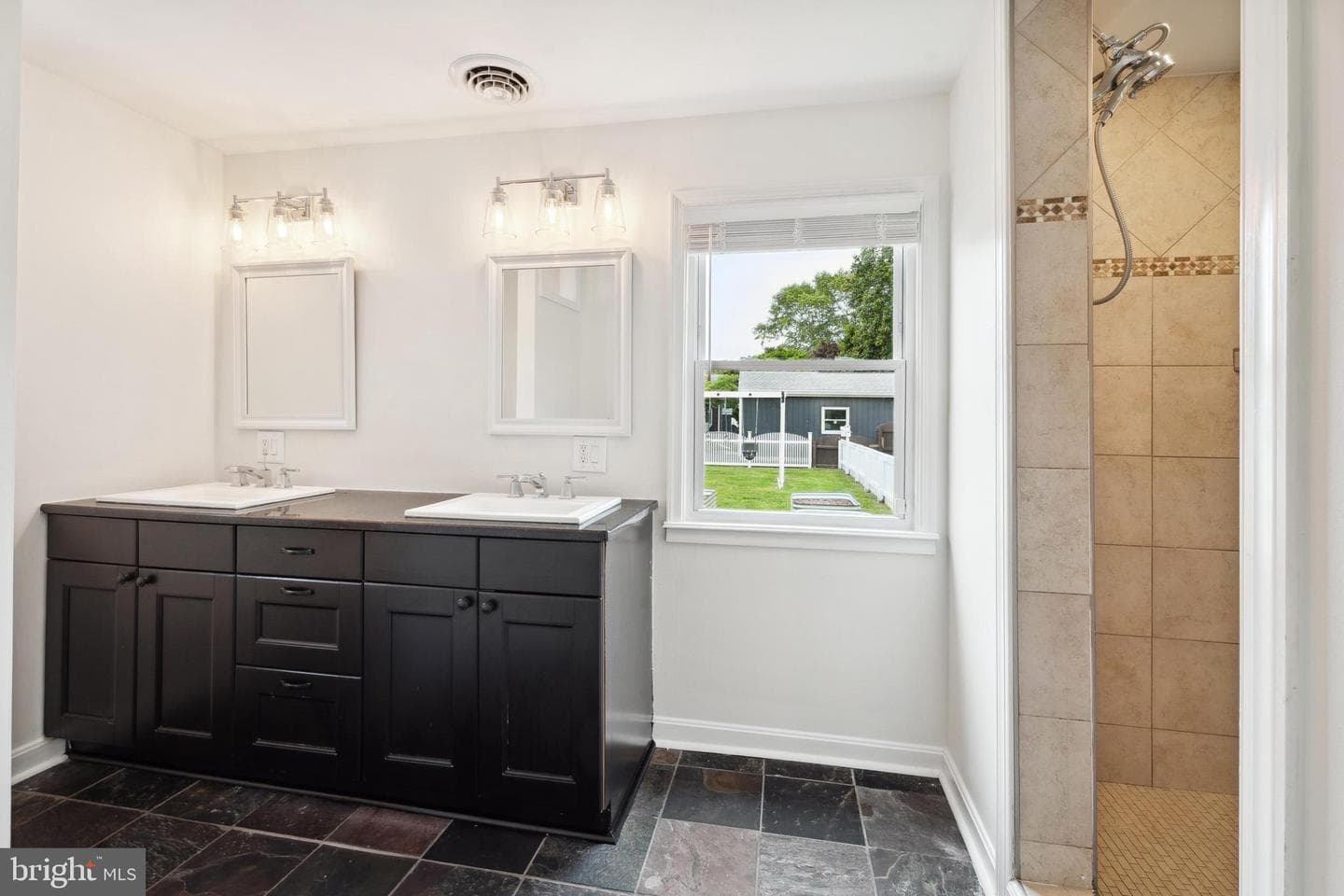 201 Buckingham Road photo 32