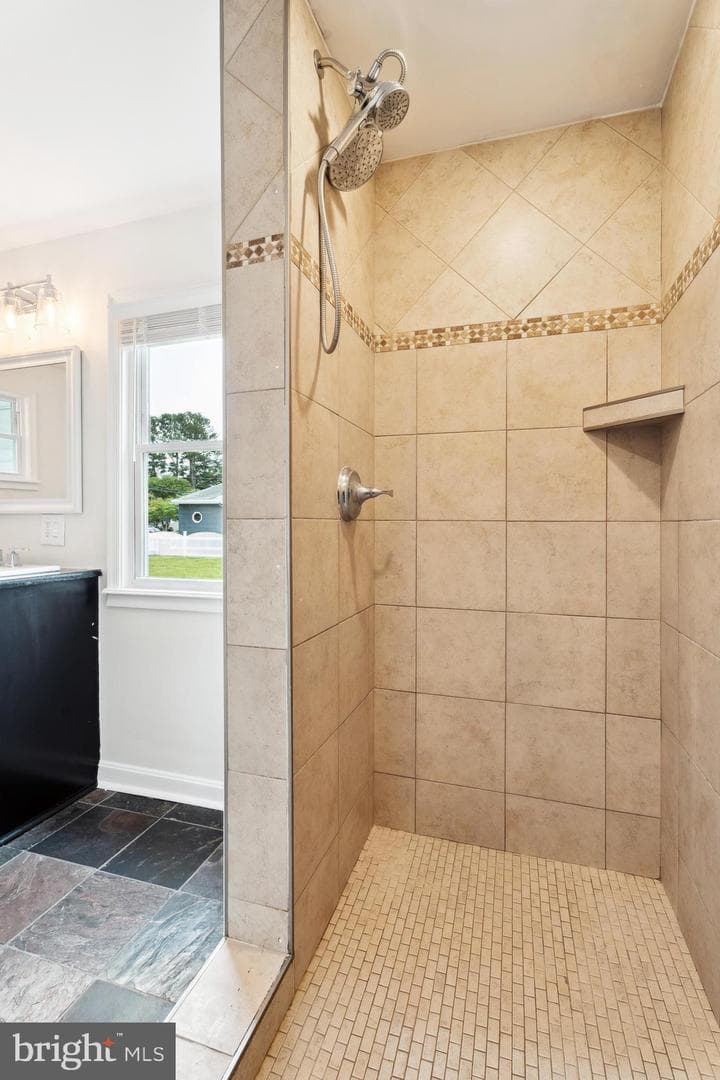 201 Buckingham Road photo 33