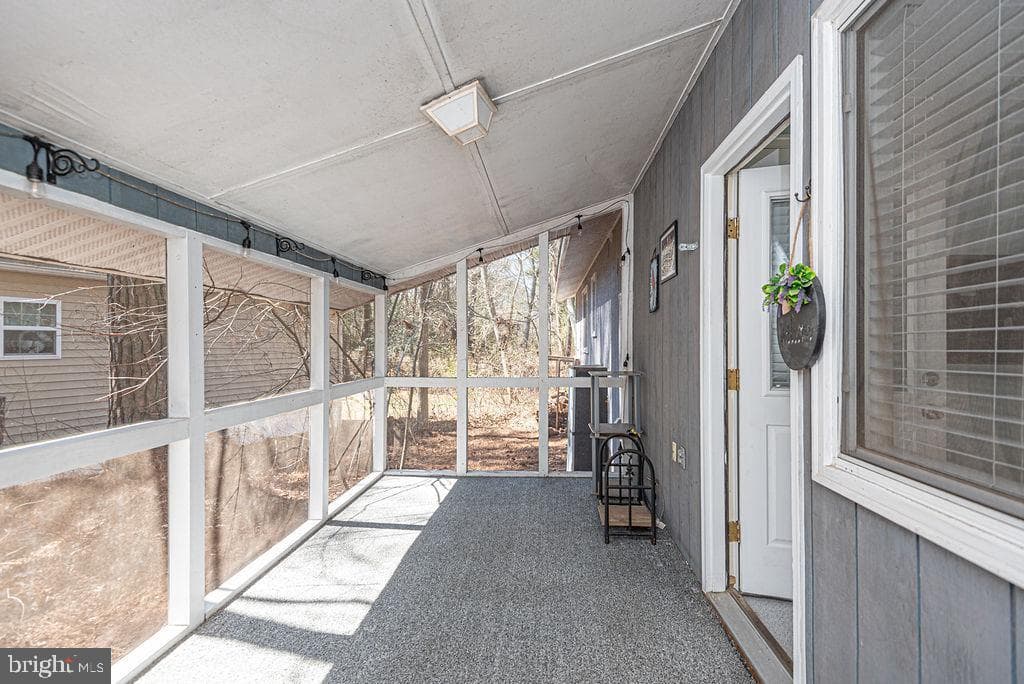 139 Camelot Circle photo 36