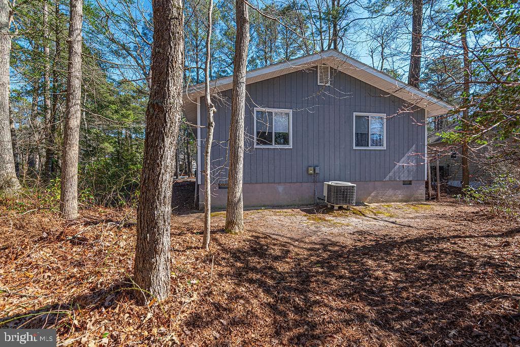 139 Camelot Circle photo 8