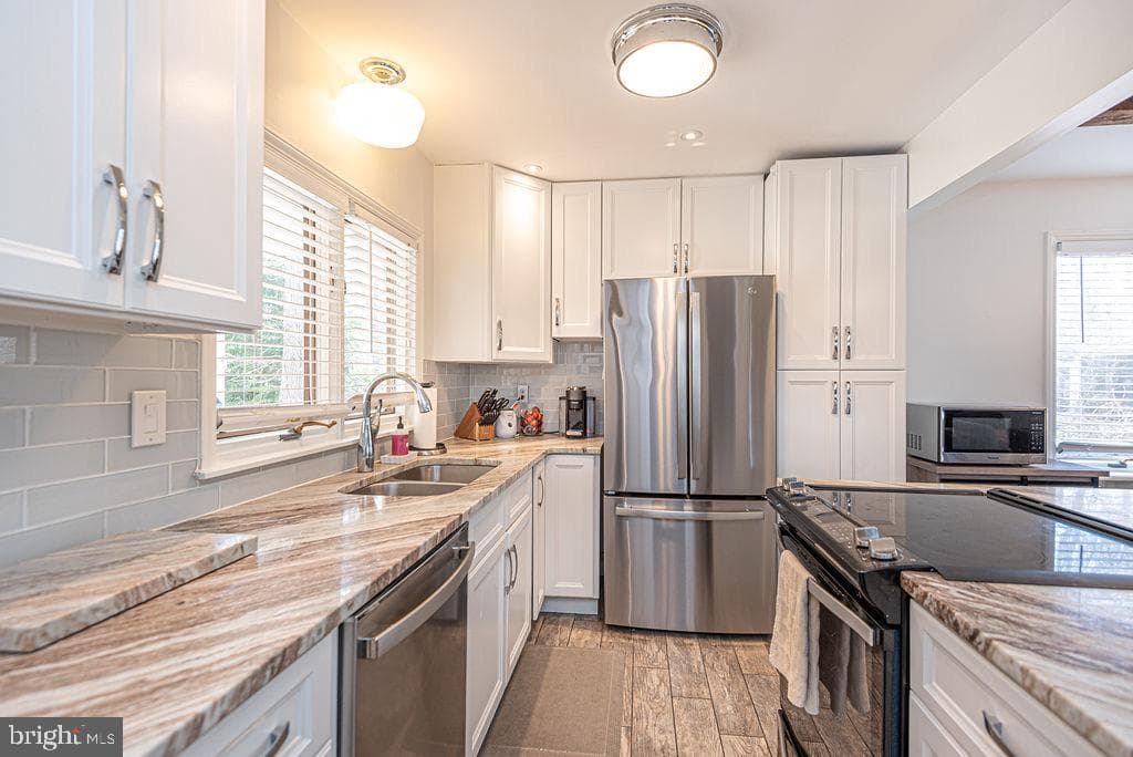 566 Ocean Parkway photo 10