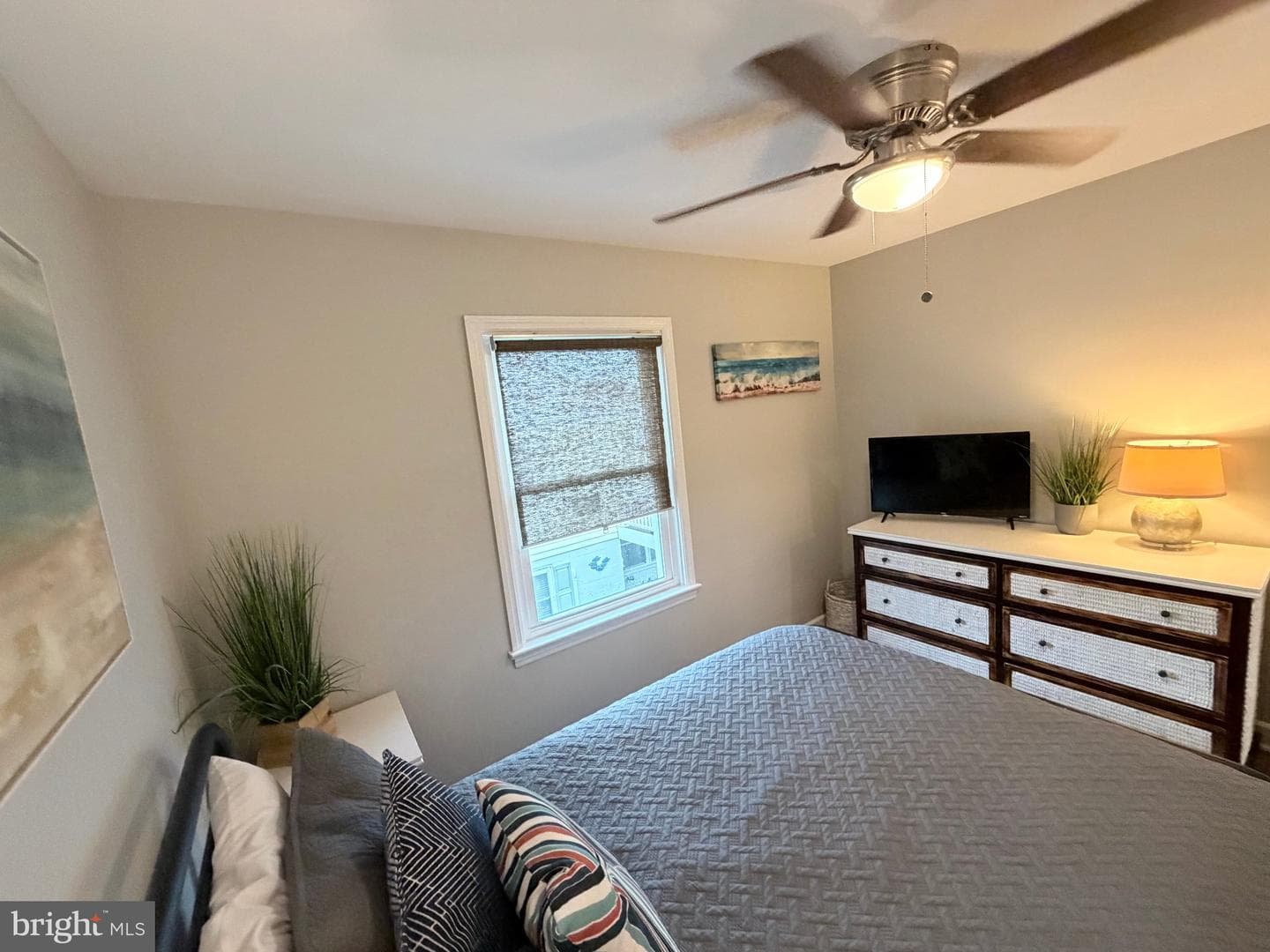 1407 N Saint Louis Avenue #5 photo 32
