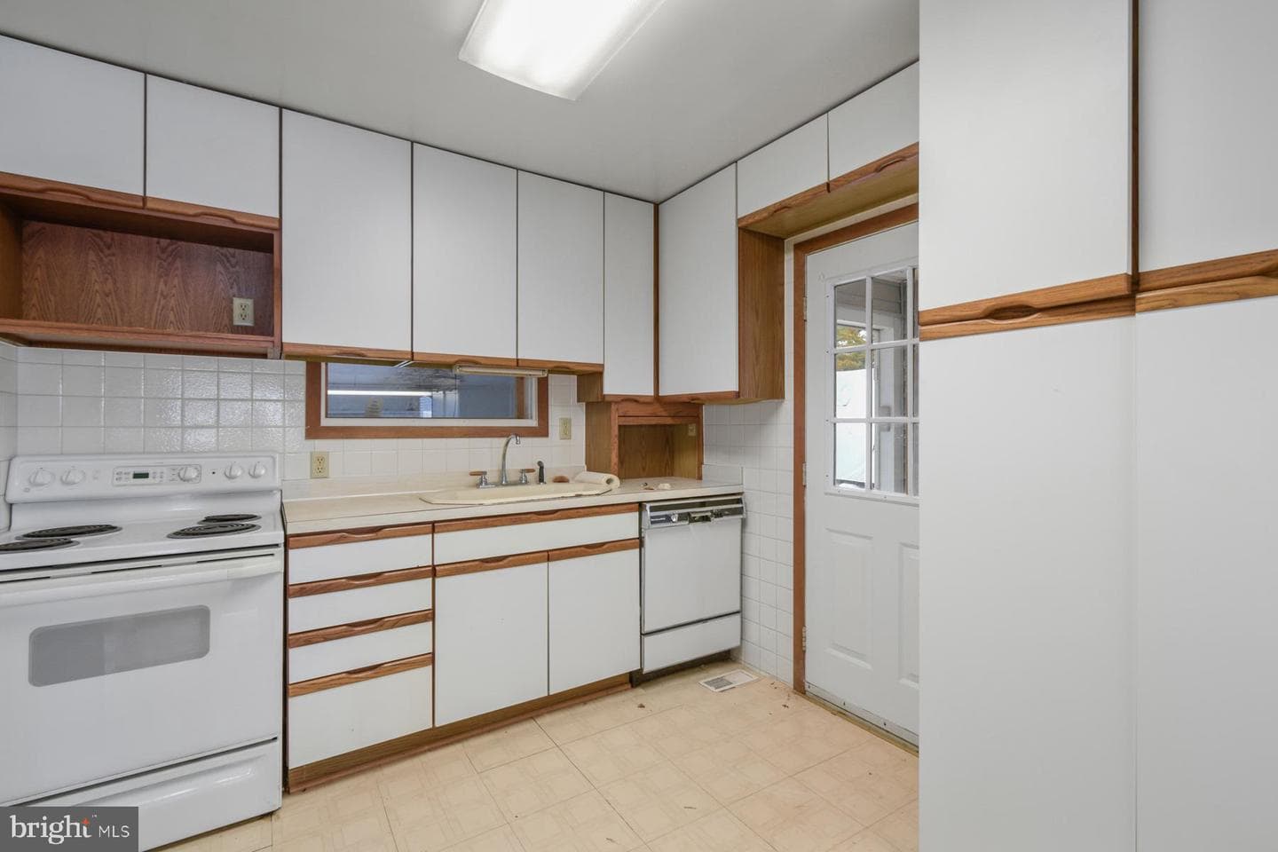 12259 Dixie Drive photo 4