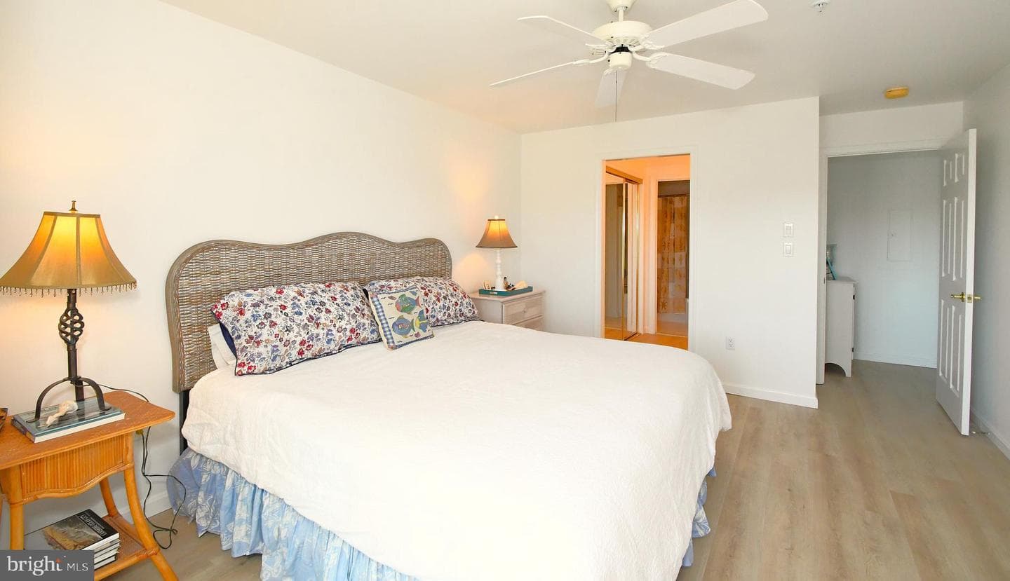 203 S Heron Drive #202a photo 17