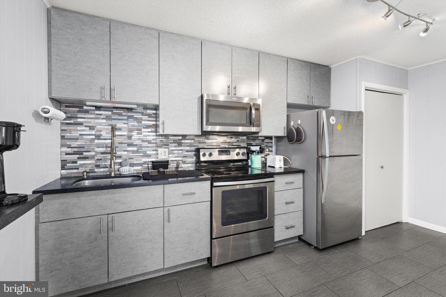 2801 N Baltimore Avenue #309 Holiday Plaza photo 27