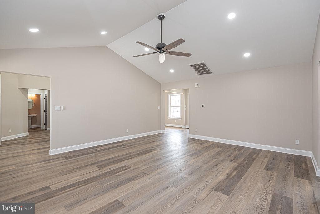 9405 Lake View Drive photo 10