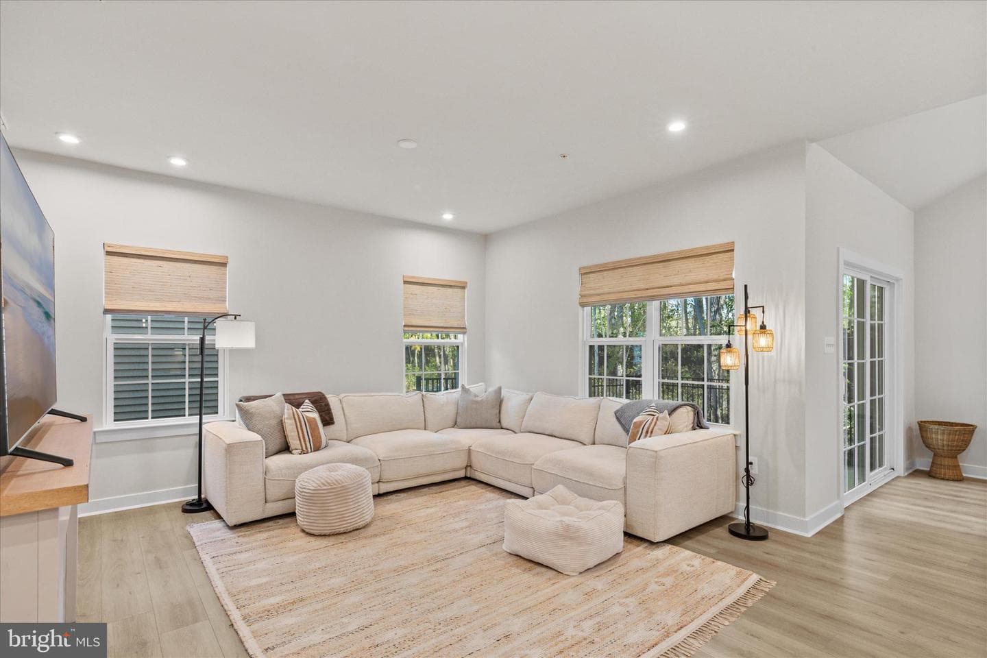 12105 Landings Boulevard photo 16