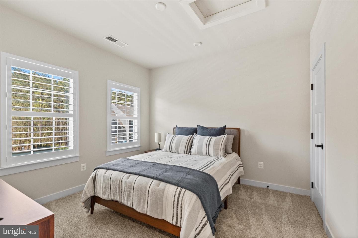 12105 Landings Boulevard photo 18