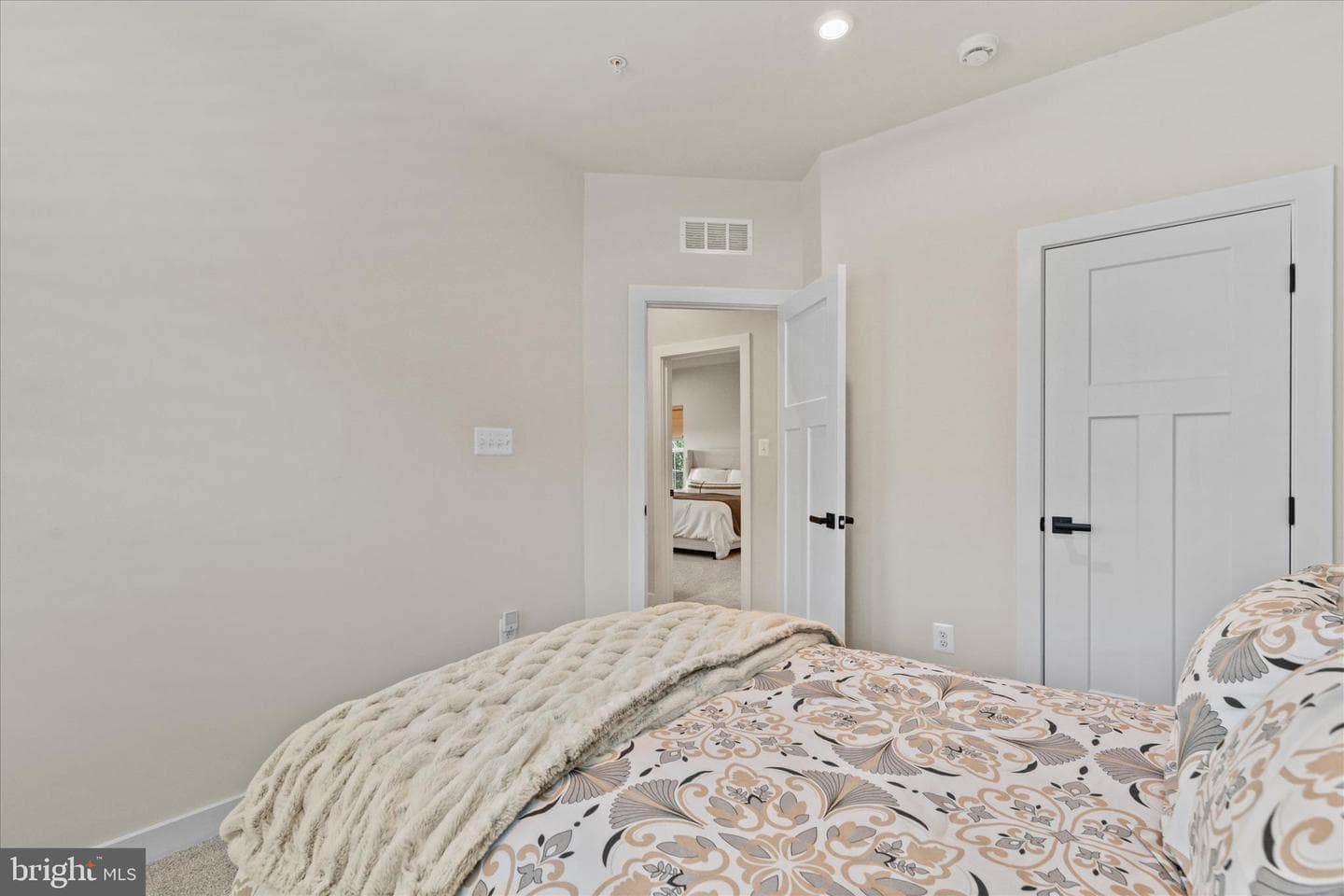 12105 Landings Boulevard photo 24