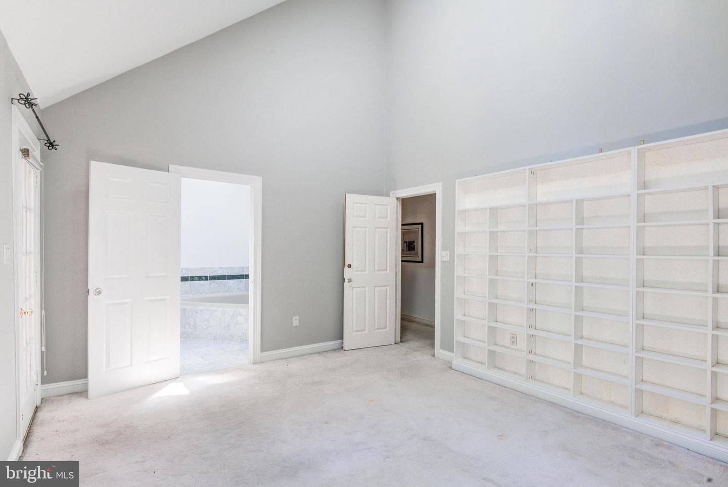 127 Nottingham Lane photo 37