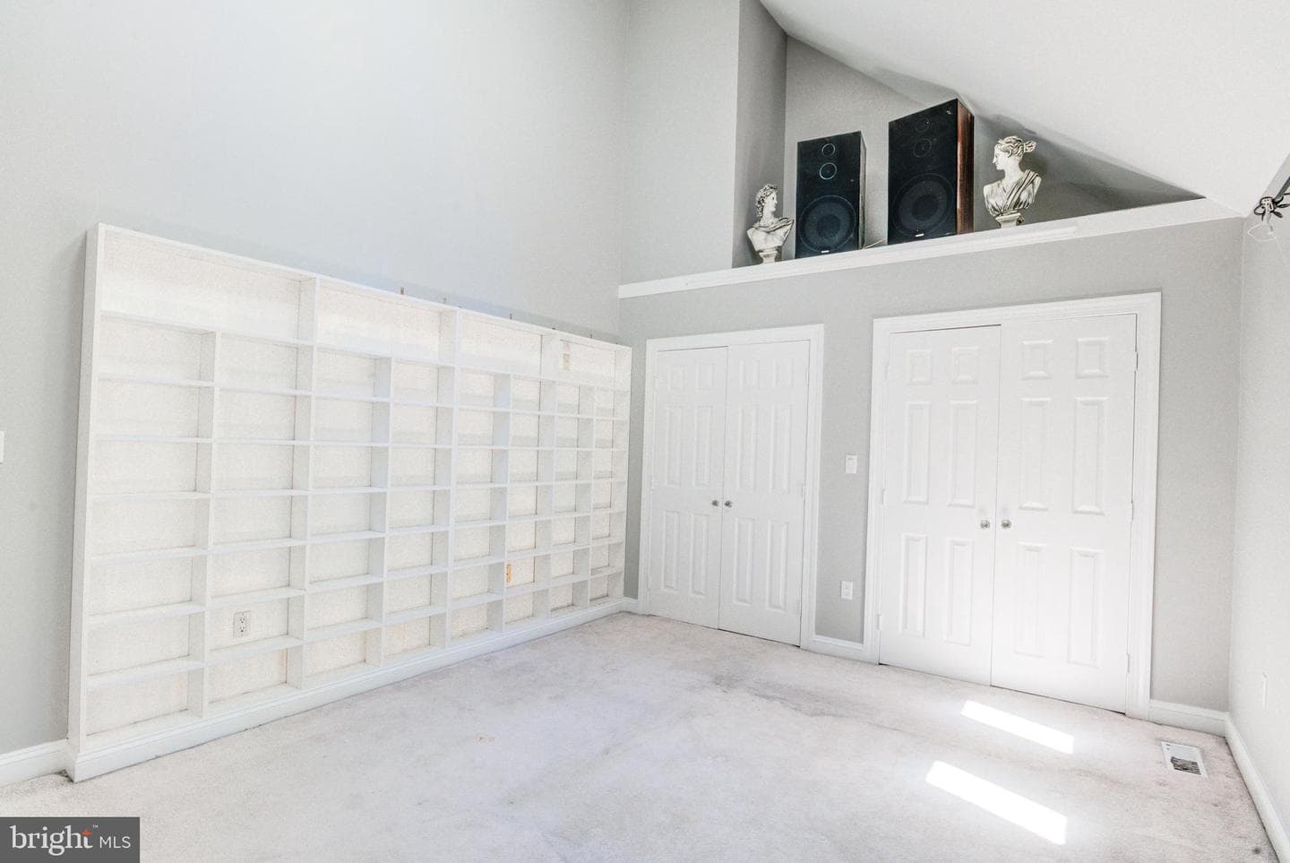 127 Nottingham Lane photo 38