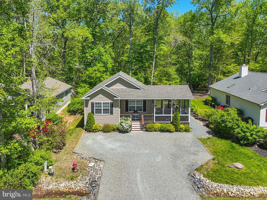 6 Southwind Court