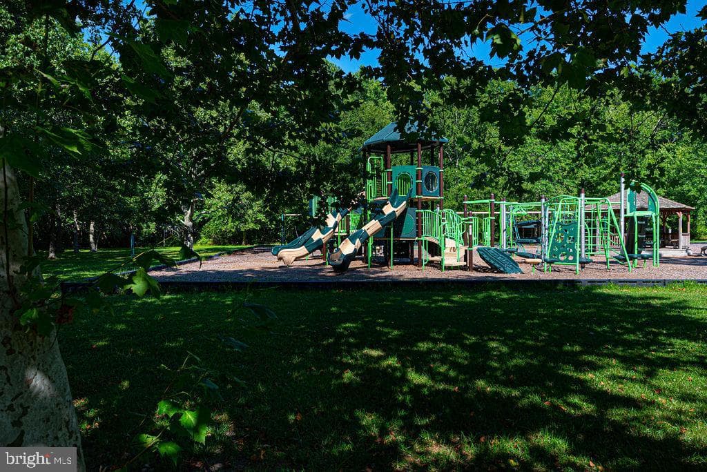 6 Southwind Court photo 69