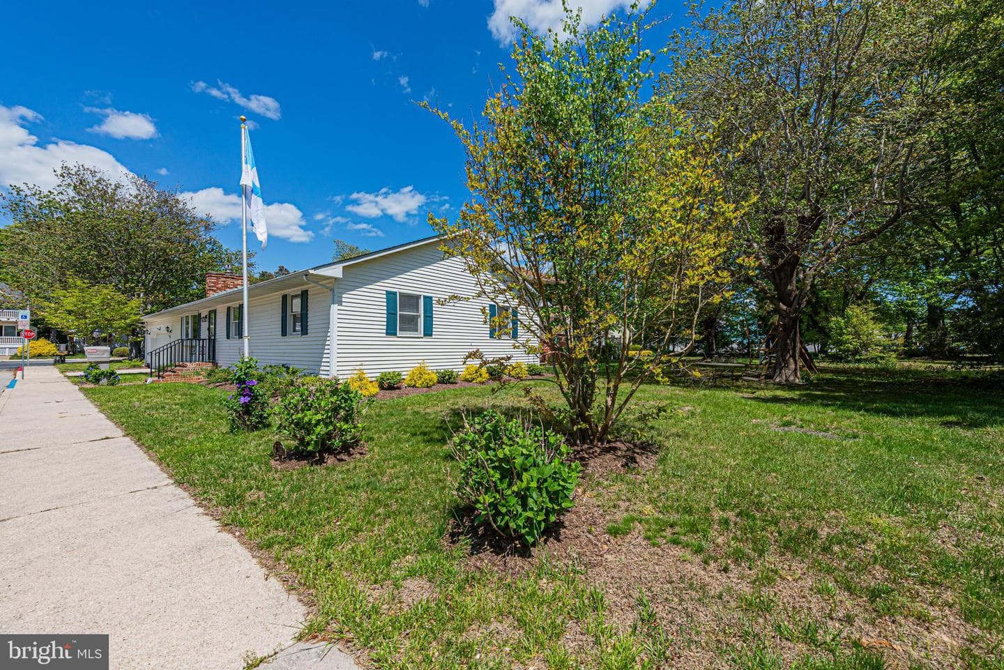 14106 Derrickson Avenue photo 30