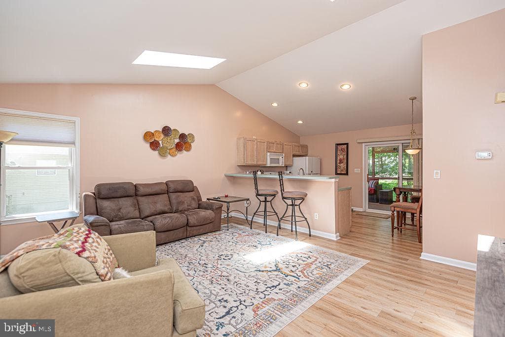 17 Greenwood Lane photo 5