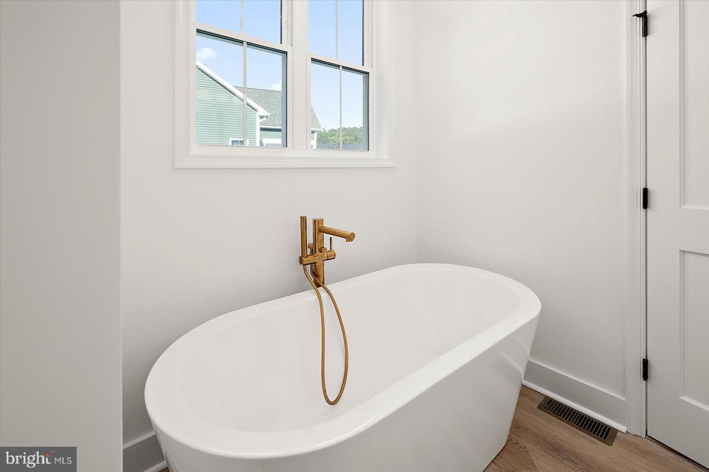 75 King Richard Road photo 38