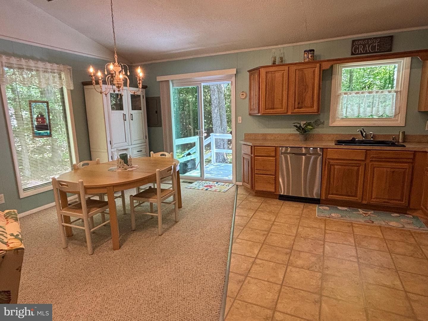 126 Camelot Circle photo 14