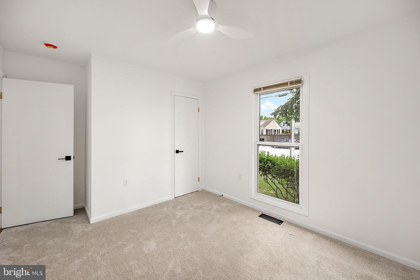302 Franklin Avenue photo 22