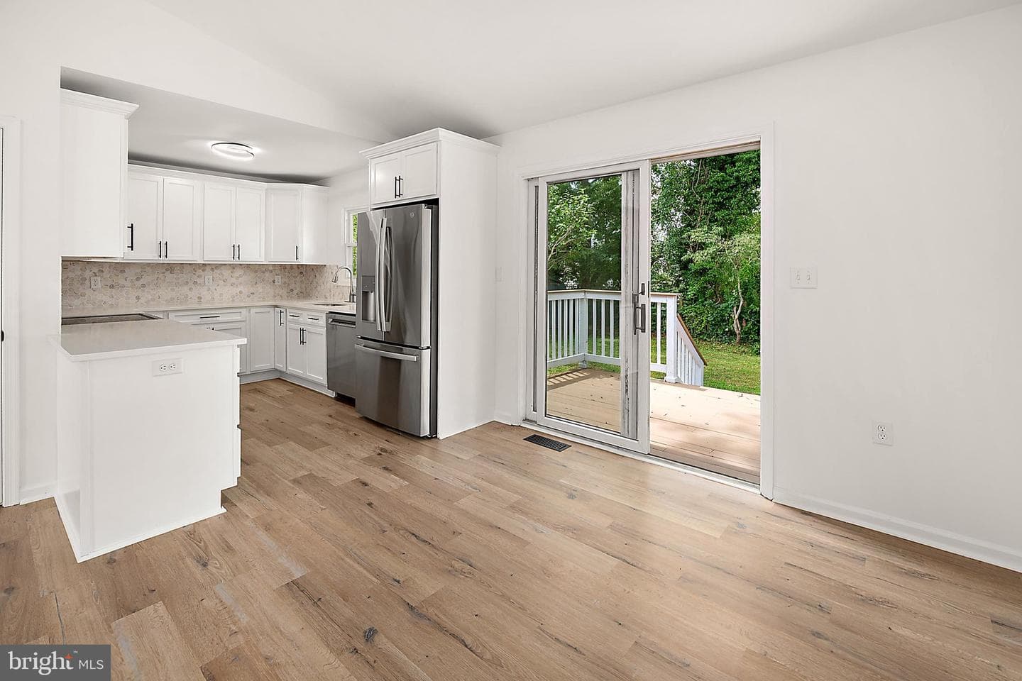 302 Franklin Avenue photo 6
