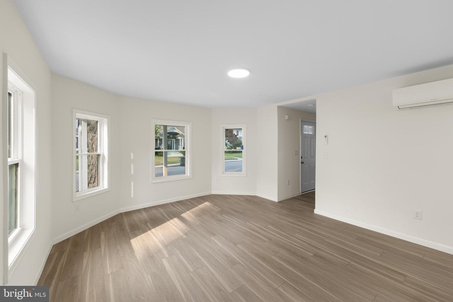 12 Burley Street photo 14