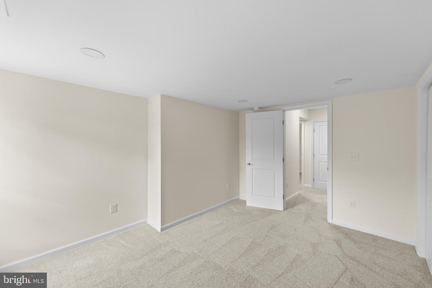 12 Burley Street photo 28