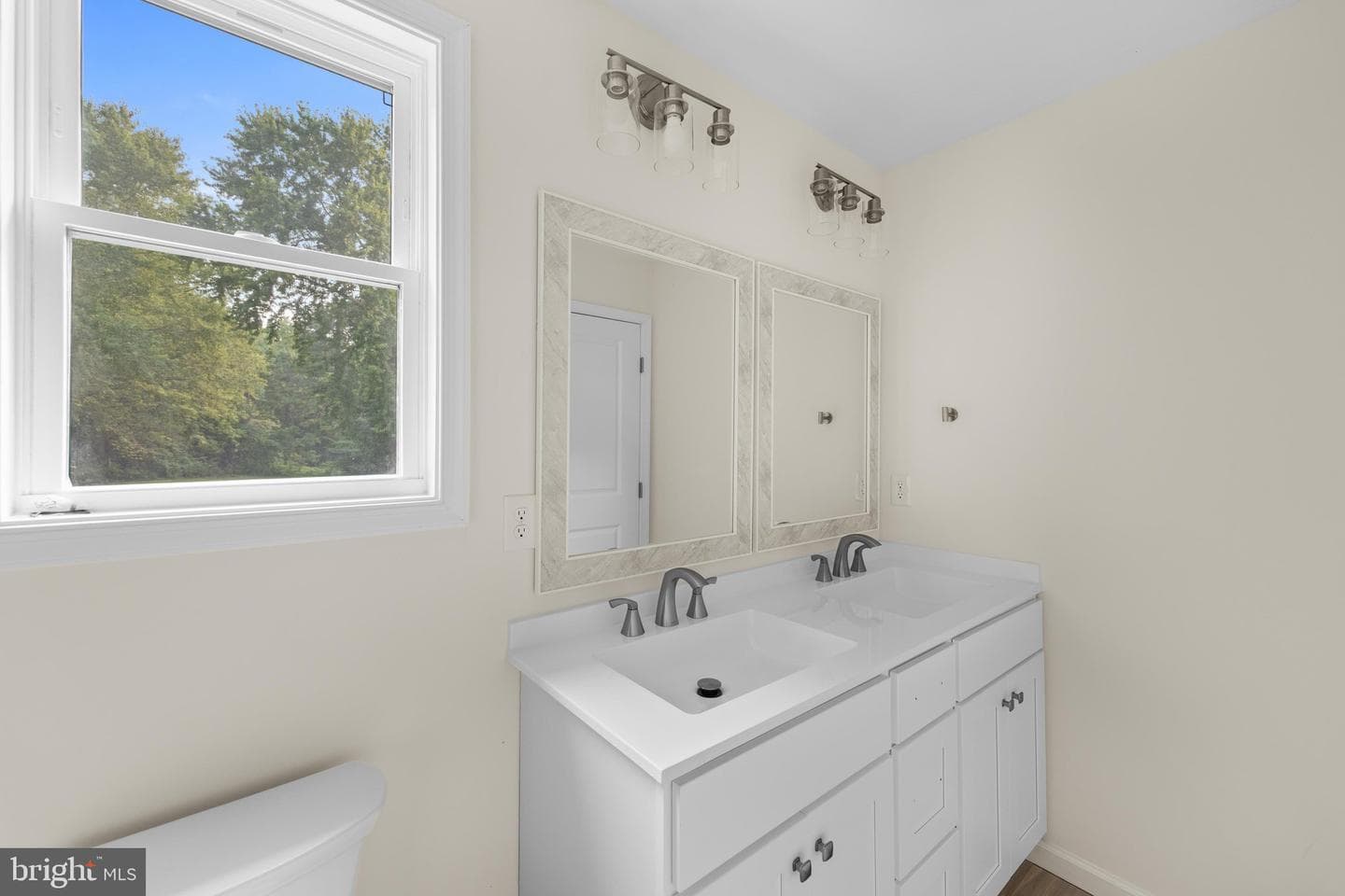12 Burley Street photo 31