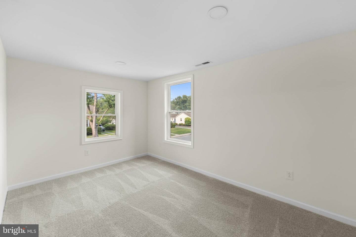 12 Burley Street photo 32