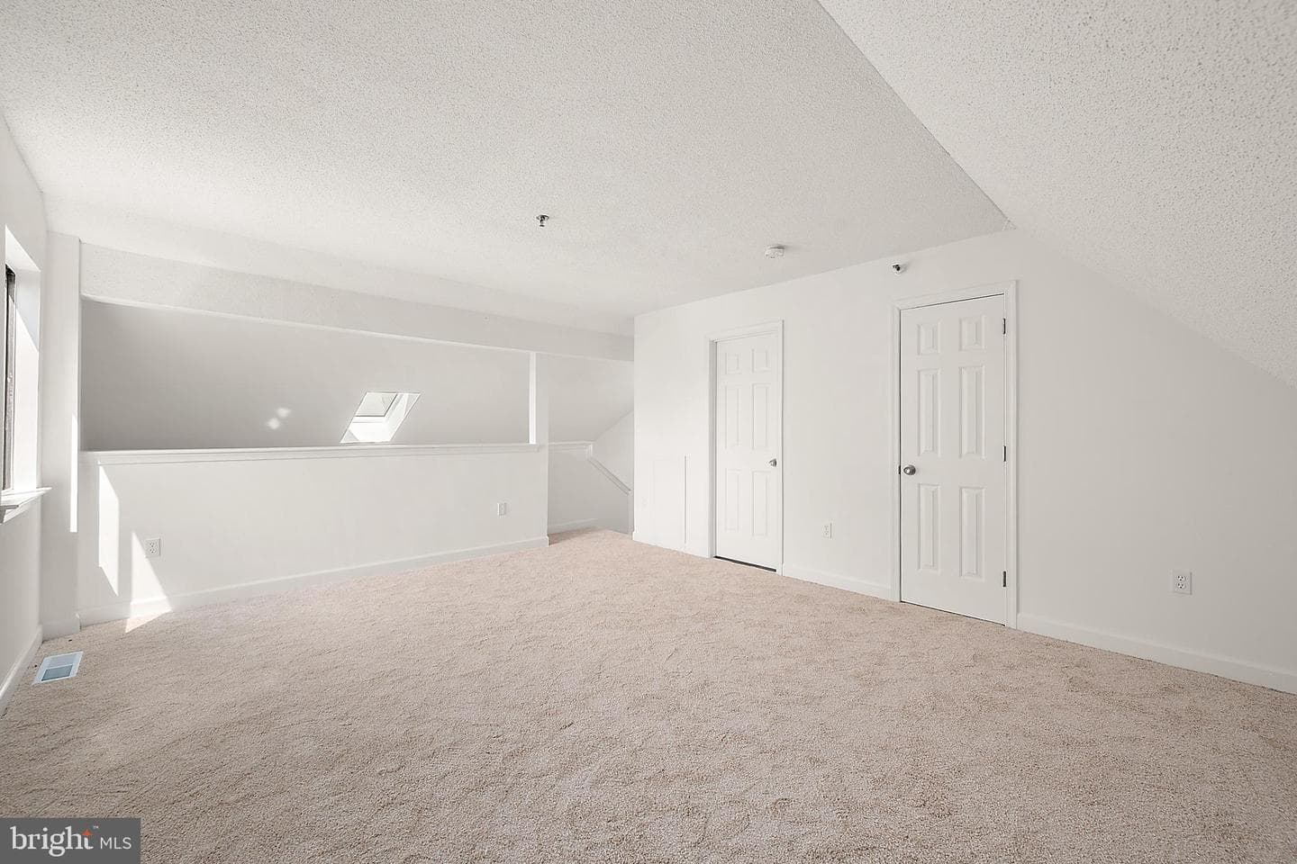 14300 Jarvis Avenue #b301 photo 19