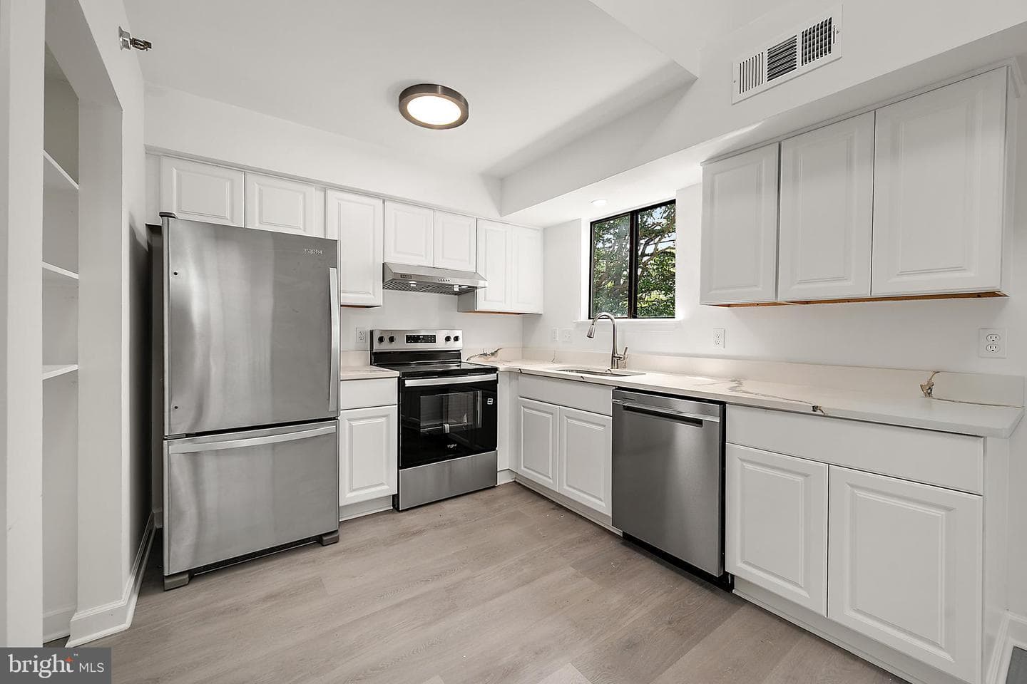 14300 Jarvis Avenue #b301 photo 9