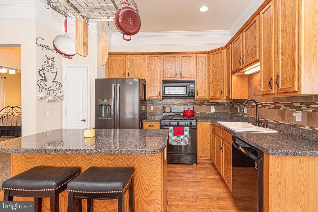 6 Easton Avenue photo 12