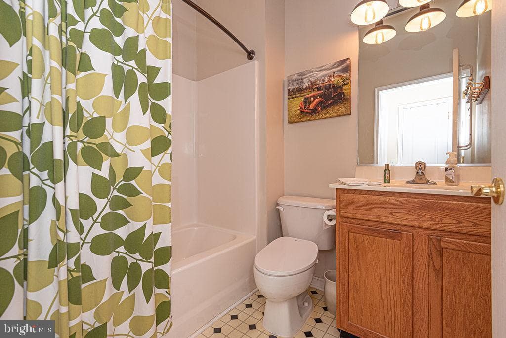 6 Easton Avenue photo 37