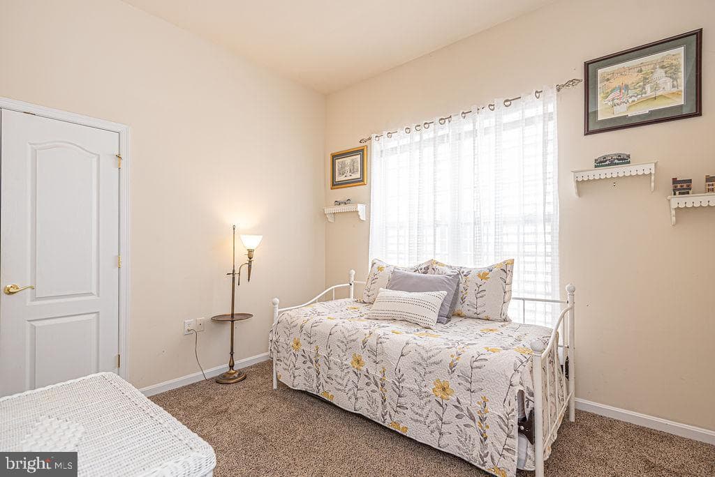 6 Easton Avenue photo 38
