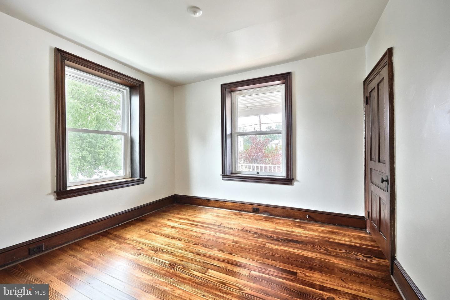 415 Lincoln Way West photo 30