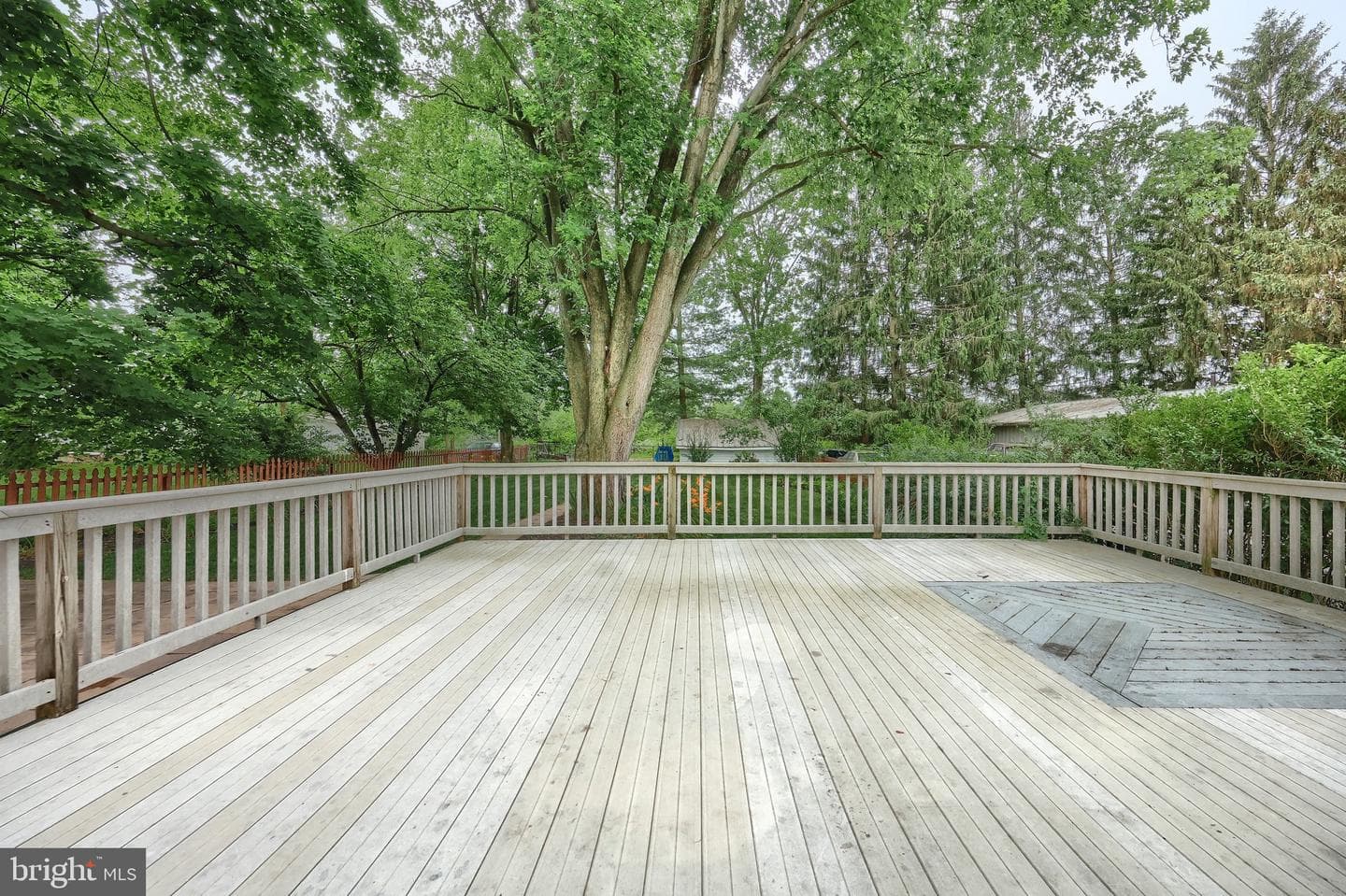 415 Lincoln Way West photo 46