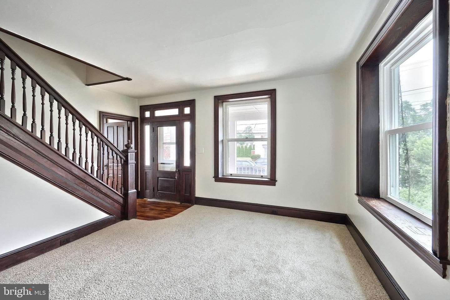 415 Lincoln Way West photo 6