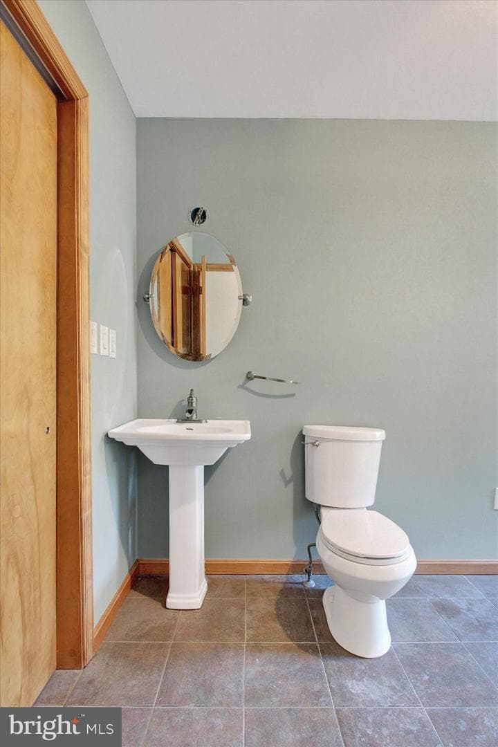 400 Lake Meade Drive photo 23