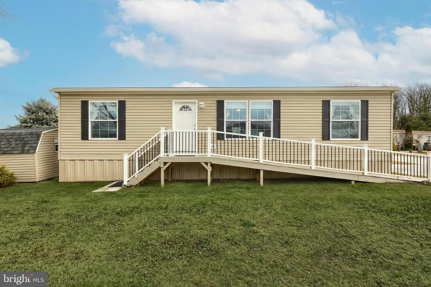 233 Eagle Drive photo 4