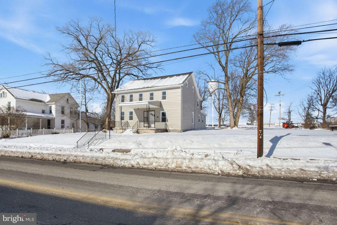 114 E York Street photo 2