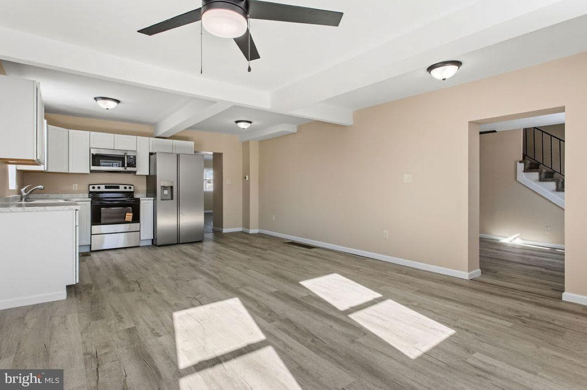 114 E York Street photo 7