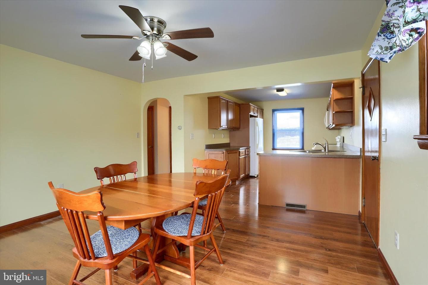 678 Littlestown Road photo 4