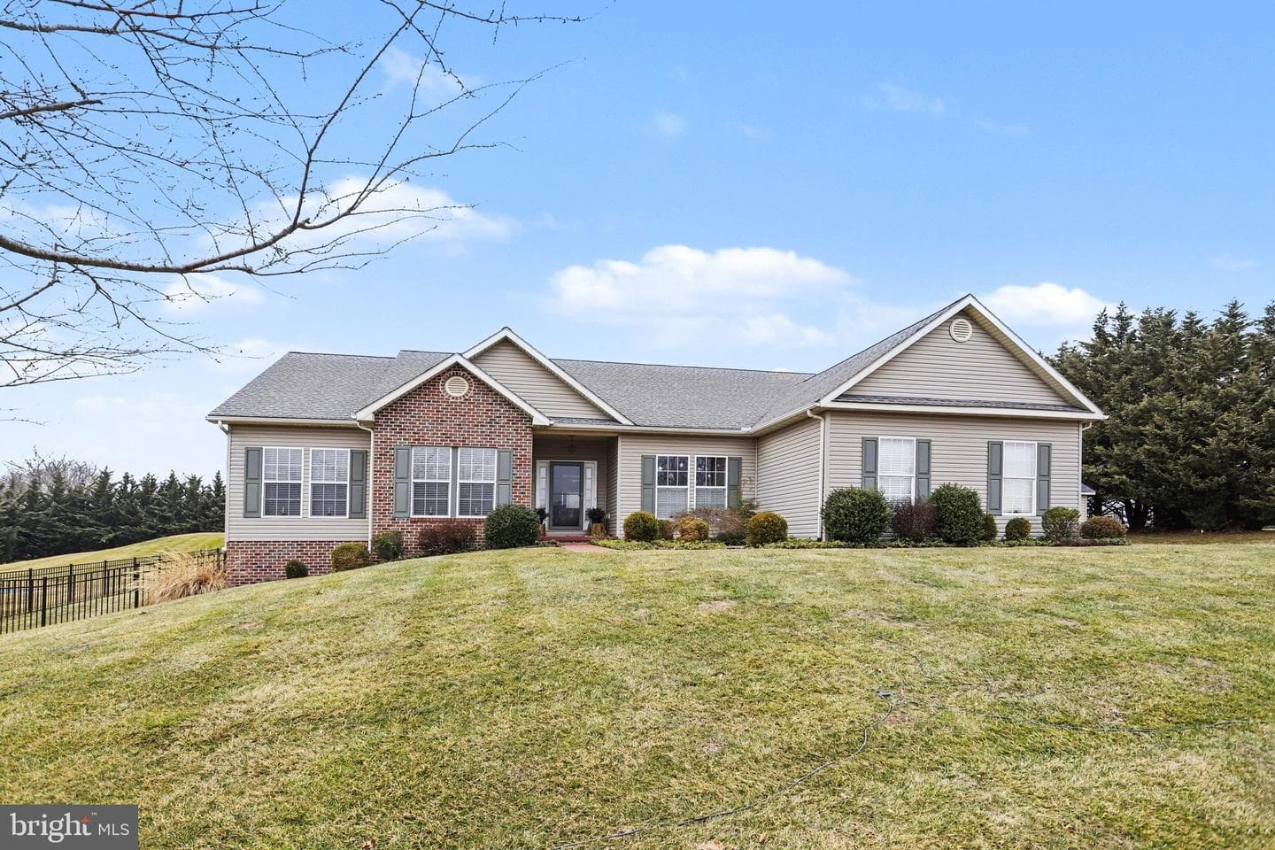 36 W Summit Drive
