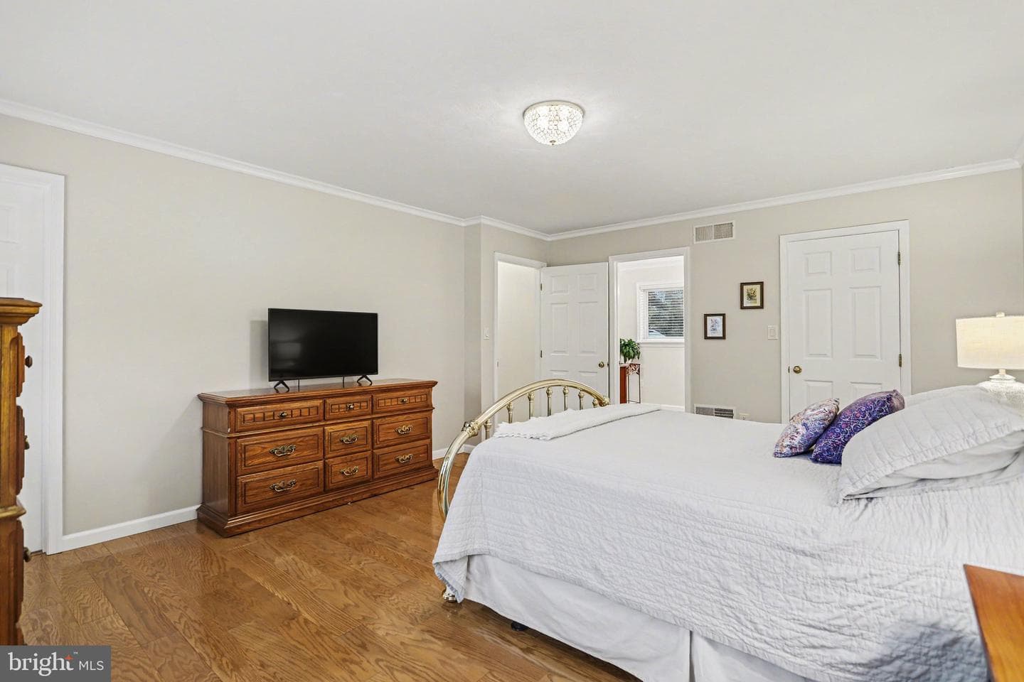 75 Longview Boulevard photo 17