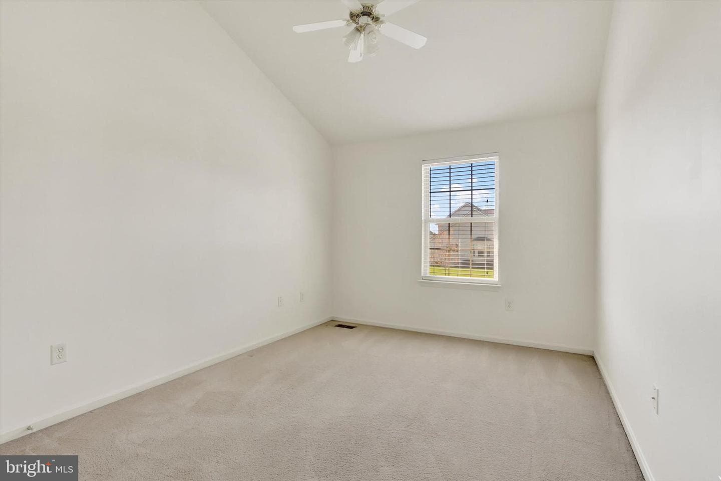 1 Dinwiddie Court photo 27
